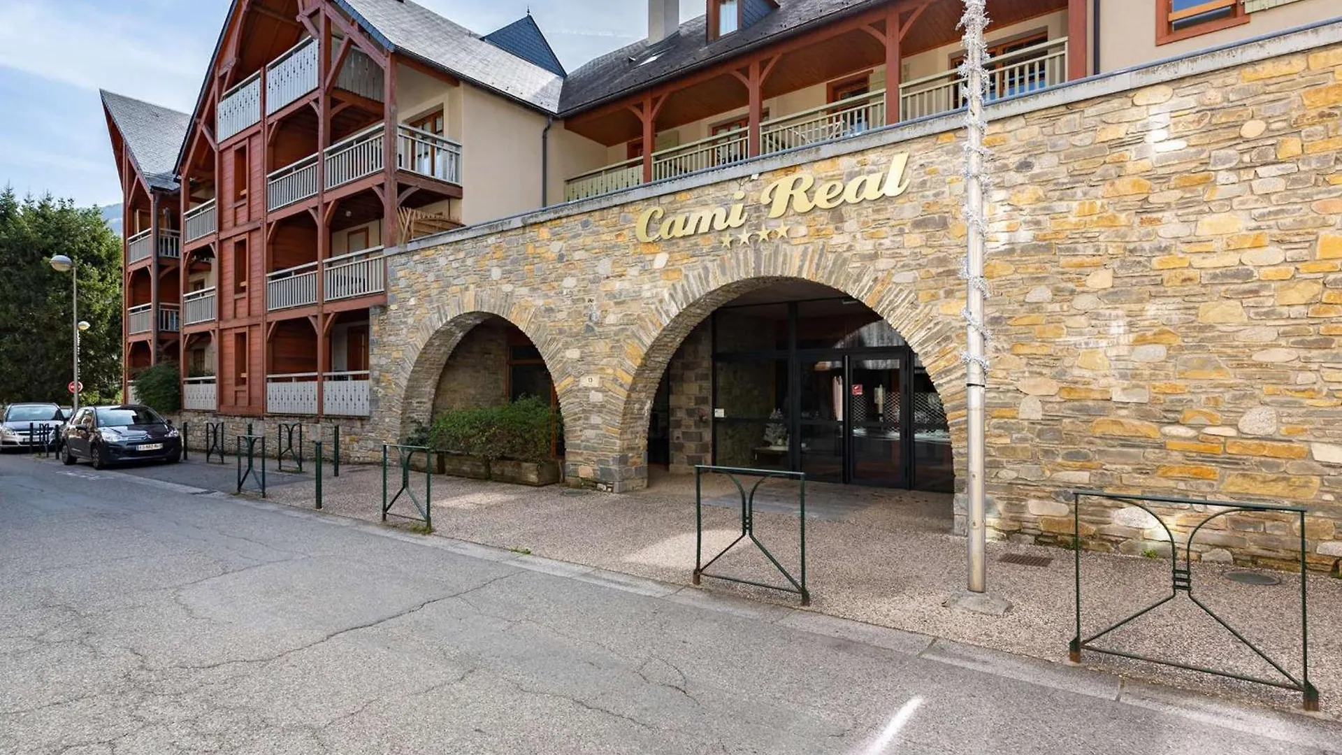 Appartement Prestige Au Centre-Ville Avec Piscine, Sauna Et Parking A Saint-Lary-Soulan - Fr-1-296-417 0*,  France